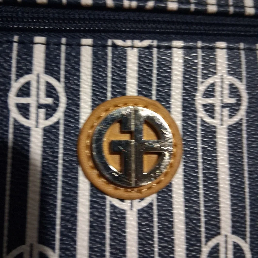 Giani Be1.44rnini‎ Wristlet Purse Navy White Tan Pockets Small Signature Logo